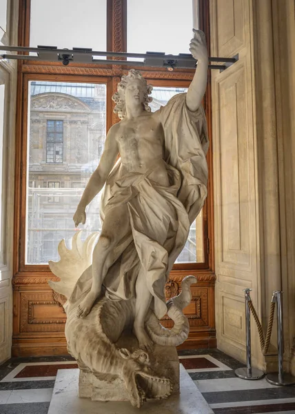 Interno del Museo del Louvre a Parigi — Foto Stock