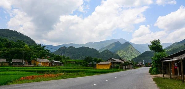 Estrada de montanha de Sapa, Vietnã — Fotografia de Stock