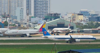 Tan Son Nhat Havaalanı'nda yolcu uçağı 