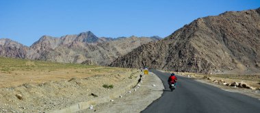 Ladakh Dağı yolu, Kuzey Hindistan 