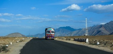 Ladakh Dağı yolu, Kuzey Hindistan 