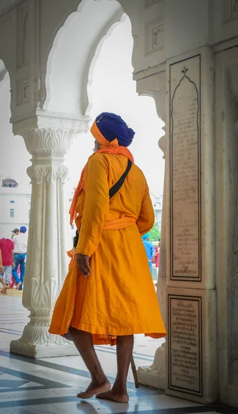 Sikh bewaker in Gouden Tempel — Stockfoto
