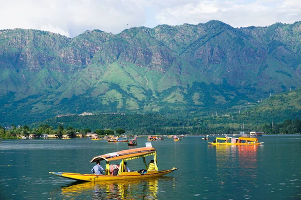 Paisagem de Dal Lake em Srinagar, Índia — Fotografia de Stock