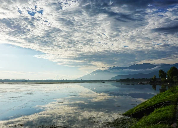 Dal Lake of Srinagar, India — Stock Photo, Image