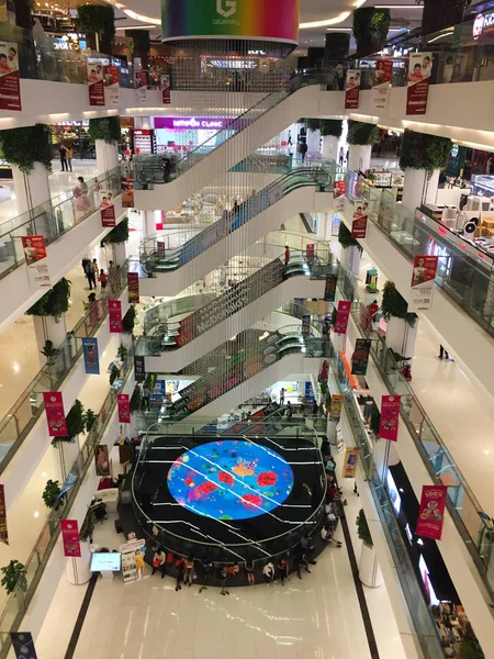 越南西贡的Gigamall购物中心 — 图库照片