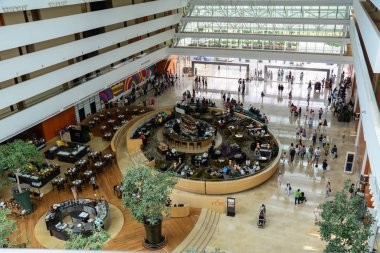 Marina Bay Sands alışveriş merkezinin içi