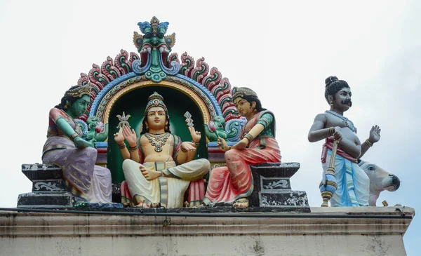 Escultura e símbolos do templo hindu — Fotografia de Stock