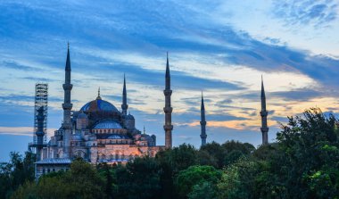 Alacakaranlıkta Meşhur Mavi Cami