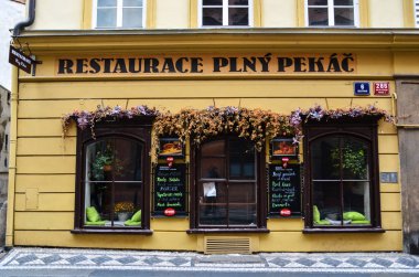 Geleneksel bir restoranın ön yüzü