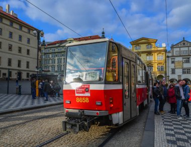 Çek Cumhuriyeti 'nin Prag kentindeki Retro Tramvayı