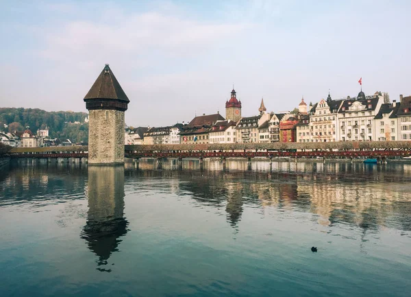 A Luzern-i kápolna hídjának díszlete — Stock Fotó