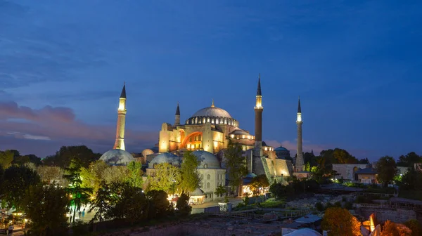 Mesquita Azul Famosa no crepúsculo — Fotografia de Stock