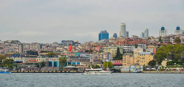Pohled na istanbulské nábřeží — Stock fotografie