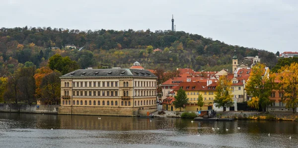 Prag Kalesi ve Prag'da Vltava Nehri — Stok fotoğraf