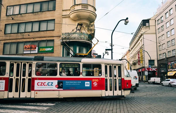 Çek Cumhuriyeti 'nin Prag kentindeki Retro Tramvayı