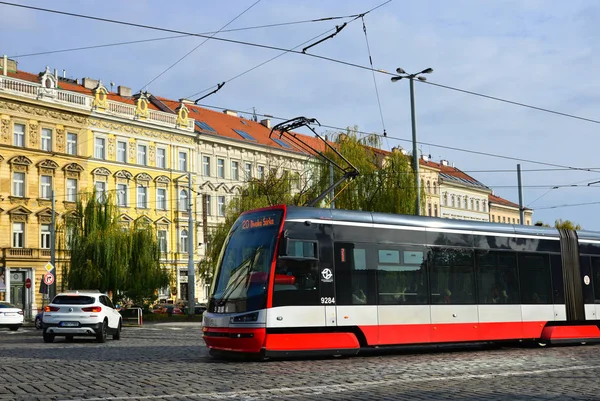 Çek Cumhuriyeti 'nin Prag kentindeki Retro Tramvayı