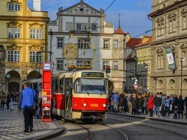 Çek Cumhuriyeti 'nin Prag kentindeki Retro Tramvayı