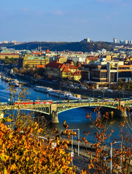 Luftaufnahme der Praha (Prag) Stadtlandschaft — Stockfoto