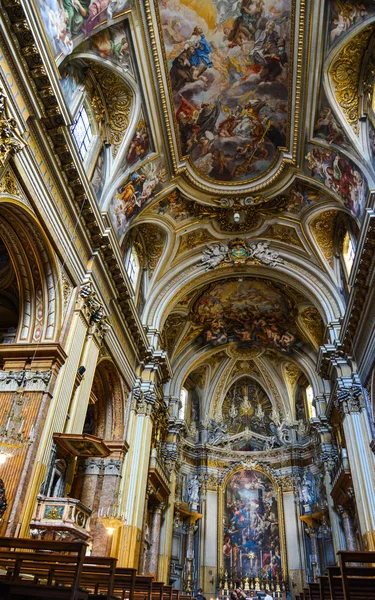 Interior of ancient Catholic Basilica church — Stock Photo, Image