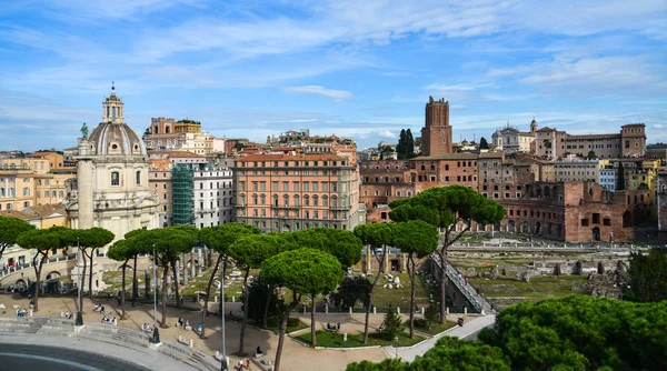 Vue panoramique sur les ruines de la Rome antique — Photo
