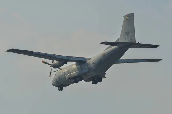 Transformeer C-160 transportvliegtuig — Stockfoto