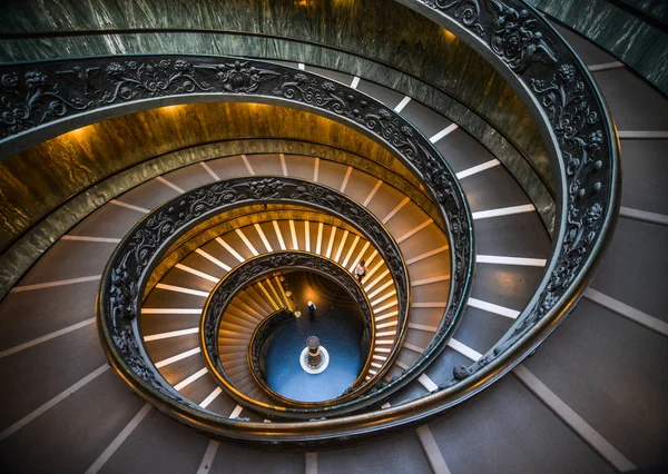 Escalera de Bramante en los Museos Vaticanos — Foto de Stock