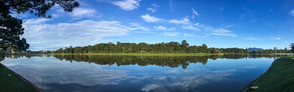 Panorama vista de Xuan Huong Lake — Fotografia de Stock