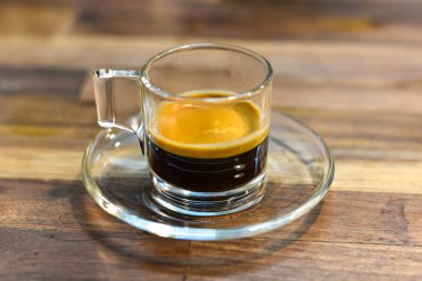 Antika restoranda organik kahve içeceğiz. 