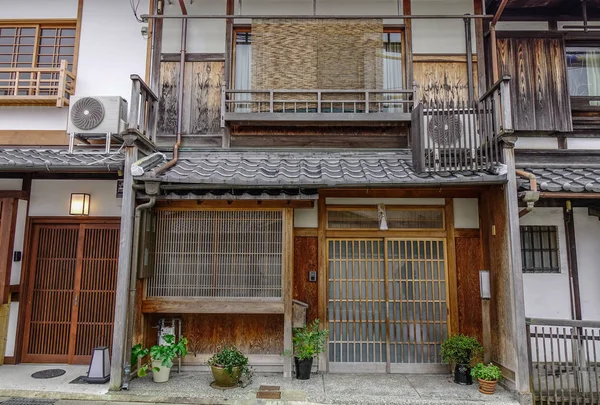 Rumah kayu di kota tua Kyoto, Jepang — Stok Foto