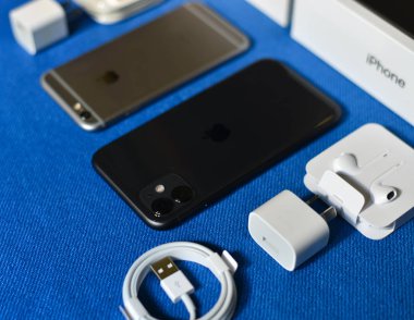 Apple akıllı telefon seti (iphone 6 & 11))