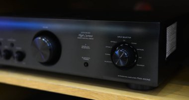 Amplifikatörlü orta menzil hifi sistemi