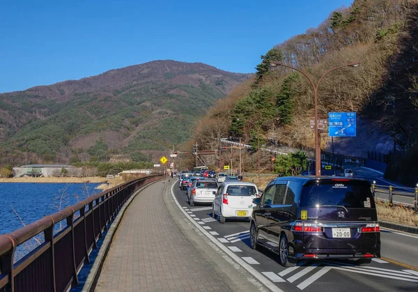 Landsväg nära Kawaguchiko Lake — Stockfoto