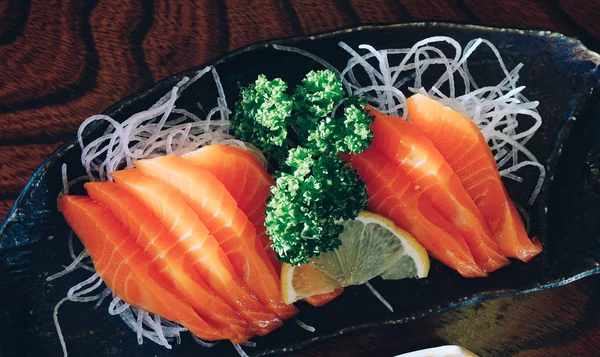 Somon roșu sashimi la restaurantul local — Fotografie, imagine de stoc