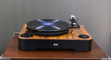 Satılık Turntable Vinil Plak Oynatıcı 