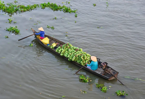 Академическая лодка на реке Меконг — стоковое фото