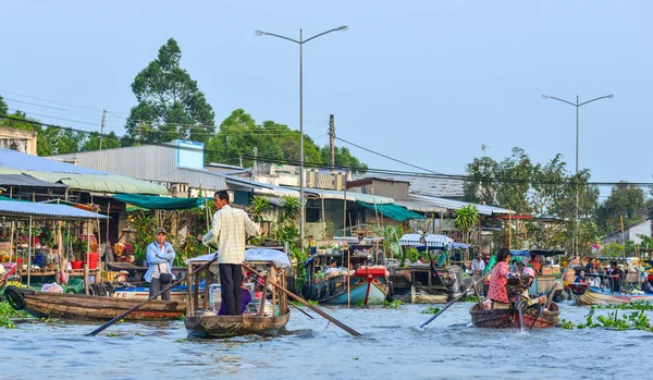 Pływający rynek Nga Nam w Mekongu Delta, Wietnam — Zdjęcie stockowe