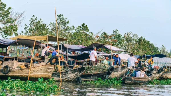 Nga Nam úszó piac Mekong Delta, Vietnam — Stock Fotó