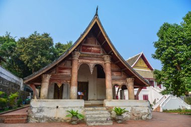 Vientiane, Laos 'taki antik Budist tapınağı. Lao Budizmi, Theravada Budizmi 'nin eşsiz bir versiyonudur ve etnik Lao kültürünün temelini oluşturur..