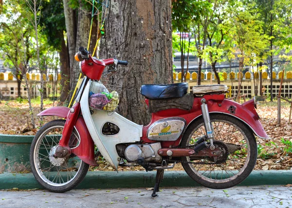 Vientiane Laos Januar 2020 Oldtimer Motorradparkplatz Park Vientiane Laos Motorräder — Stockfoto