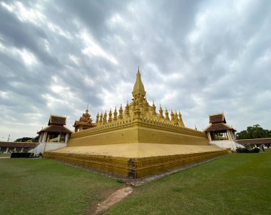 Luang, Vientiane Laos 'taki antik Budist tapınağı. Laos PDR 'ın ünlü simgelerinden biridir..