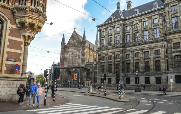 Amsterdam Hollanda Ekim 2018 Amsterdam Ünlü Mimari Simgeleri Yollarda Yoğun — Stok fotoğraf