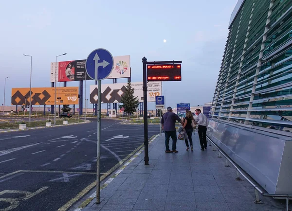 Tbilisi Georgië September 2018 Mensen Die Straat Lopen Tbilisi Binnenstad — Stockfoto