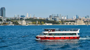 İstanbul, Türkiye - 28 Şubat 2018. İstanbul, Türkiye 'de Boğaz manzarası. İstanbul 'un Avrupa bölgesini İstanbul' un Asya kesiminden ayıran Boğaz.