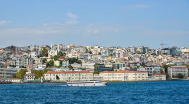 İstanbul, Türkiye - 28 Şubat 2018. İstanbul, Türkiye 'de Boğaz manzarası. İstanbul 'un Avrupa bölgesini İstanbul' un Asya kesiminden ayıran Boğaz.