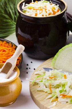 Asitleme için hazırlanan taze lahana