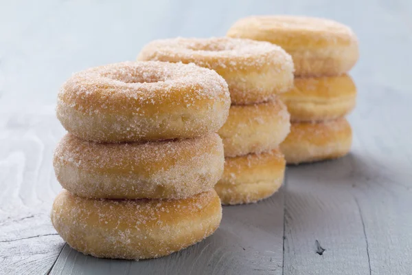 Mavi masada taze çörek