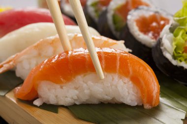 Nigiri suşi bileşimi