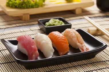 Nigiri suşi bileşimi