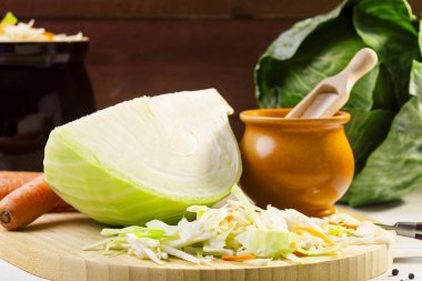 Asitleme için hazırlanan taze lahana