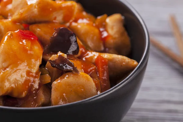 Chinesisches Huhn süß-saure Sauce — Stockfoto